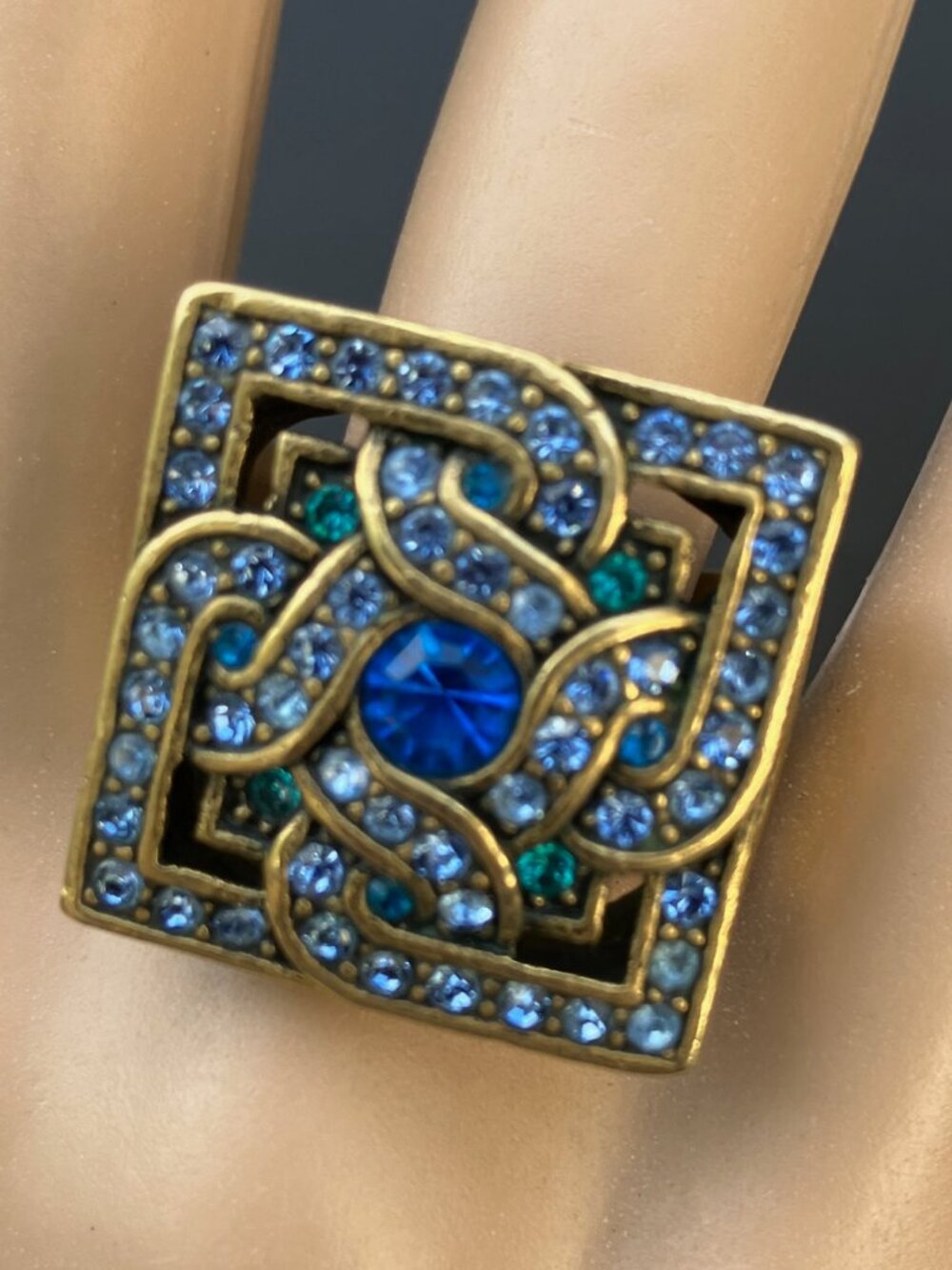 Kathy Levine La Vintage Serendipity Shades of Blue Ring Size 9